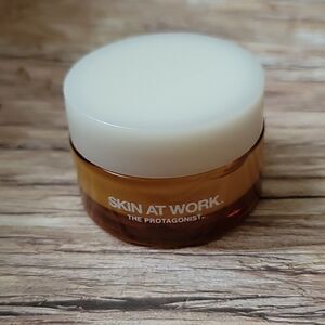 Skin at Work - The Protagonist